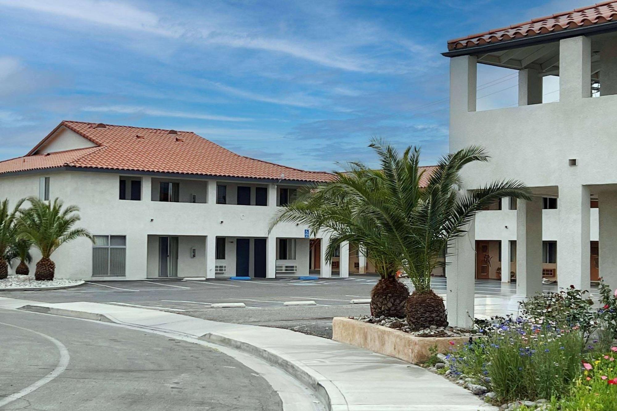 Days Inn By Wyndham Ridgecrest Near China Lake Naval Station Exteriör bild