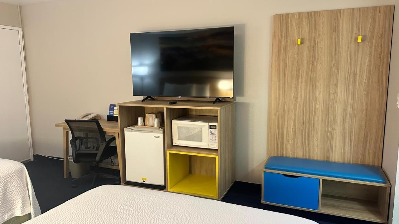 Days Inn By Wyndham Ridgecrest Near China Lake Naval Station Exteriör bild