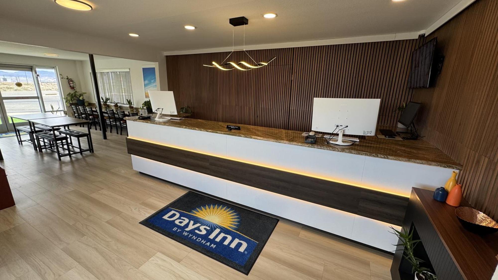 Days Inn By Wyndham Ridgecrest Near China Lake Naval Station Exteriör bild