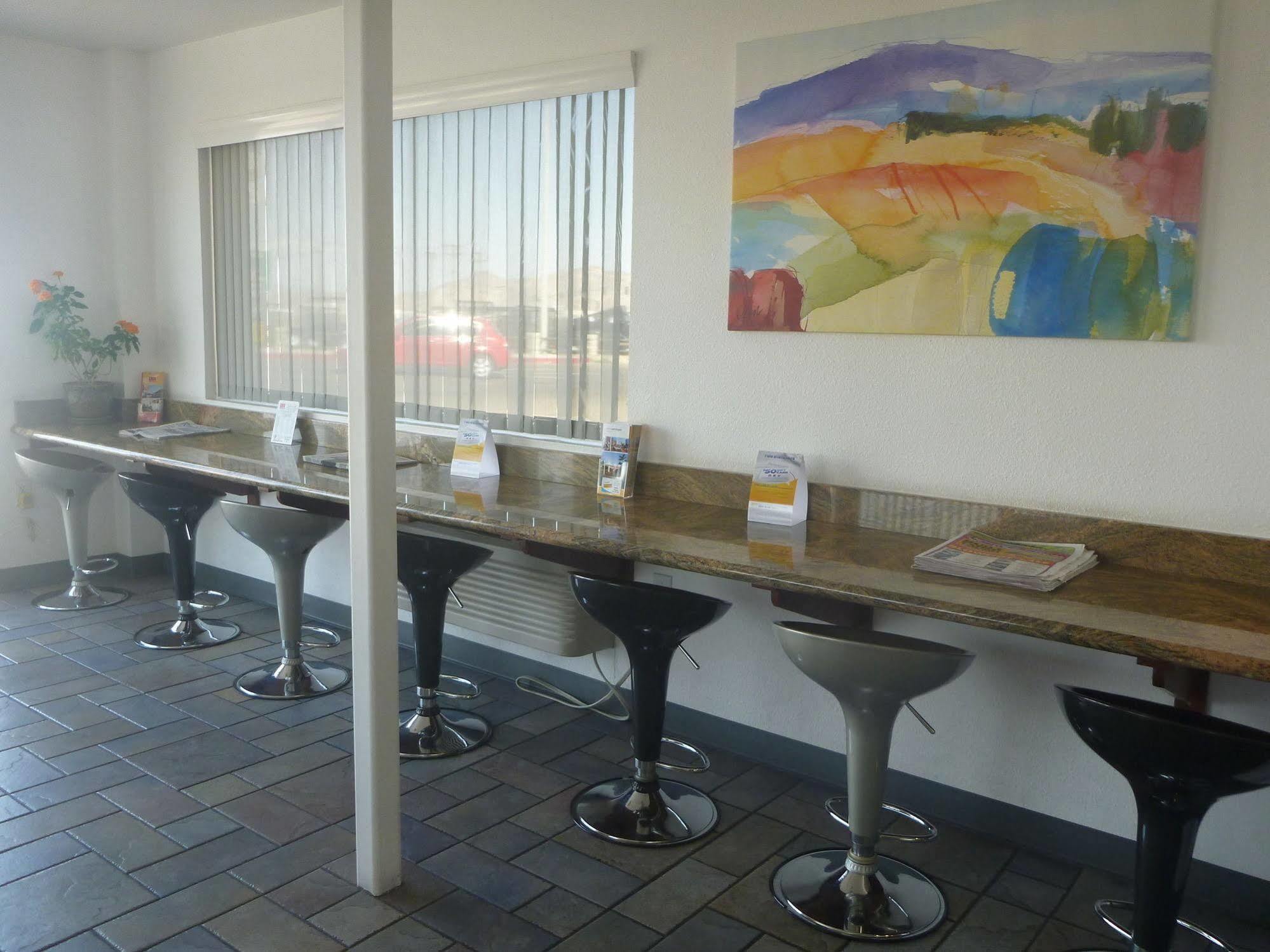 Days Inn By Wyndham Ridgecrest Near China Lake Naval Station Exteriör bild